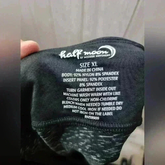 Half Moon by Modern Movement black and white workout leggings size XL. - Picture 3 of 3